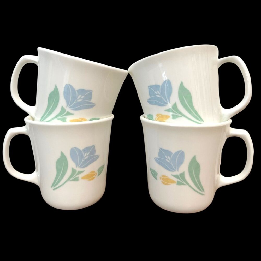 Corning Corelle Set of 4 Tea Coffee Mugs Friendship White with Blue Flower